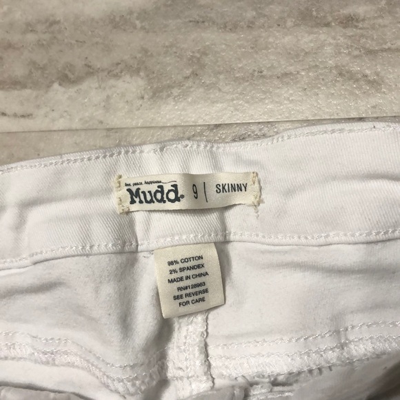 White skinny jeans (mudd) - Picture 3 of 3